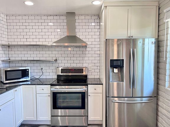 5th image of 3212 N 37th St APT 4