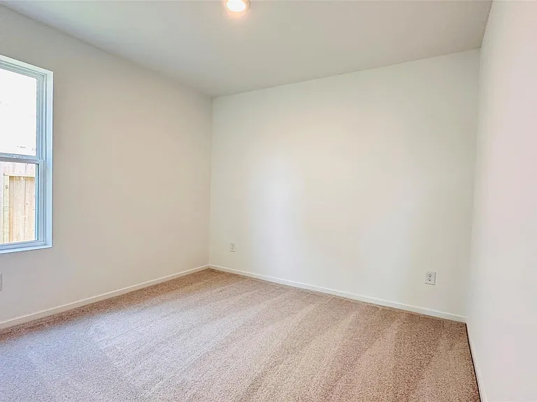 206 Amy St — Photo 9
