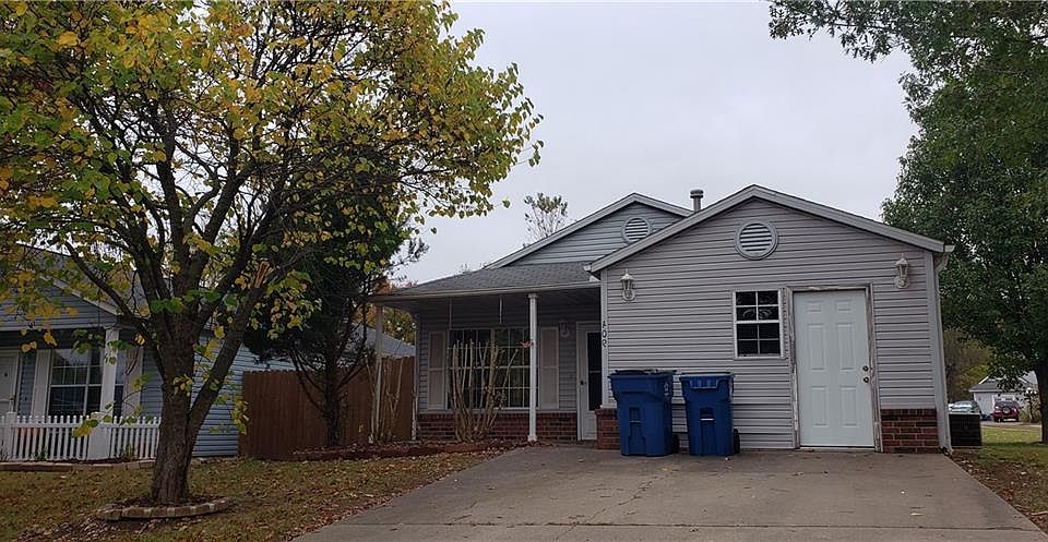 1st image of 409 Spencer St