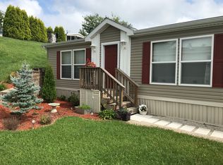 72 Broadwing Dr, Hanover, PA 17331