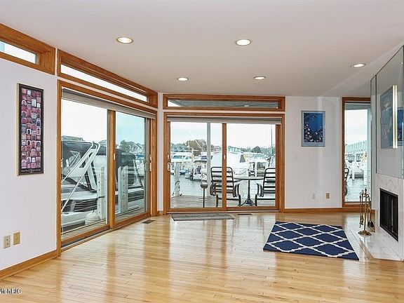 2nd image of 47 Harbor Isle Dr #47