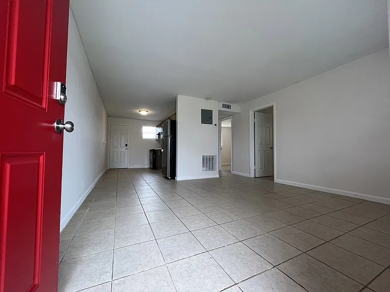 1610 N 25th St #9 — Photo 2