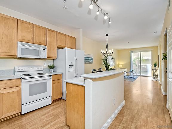 2nd image of 350 K St Unit 313