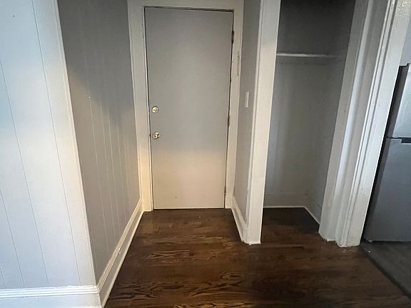 2nd image of 417 Leslie St Floor 2