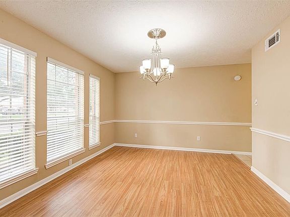 5th image of 518 Ellingham Dr