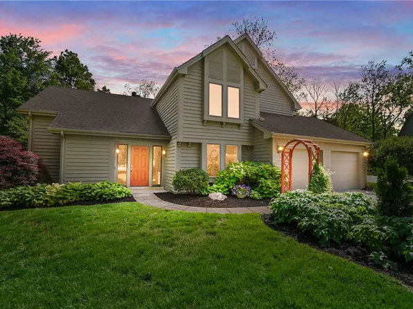 1241 Wind Field Ct, Dayton, OH 45458