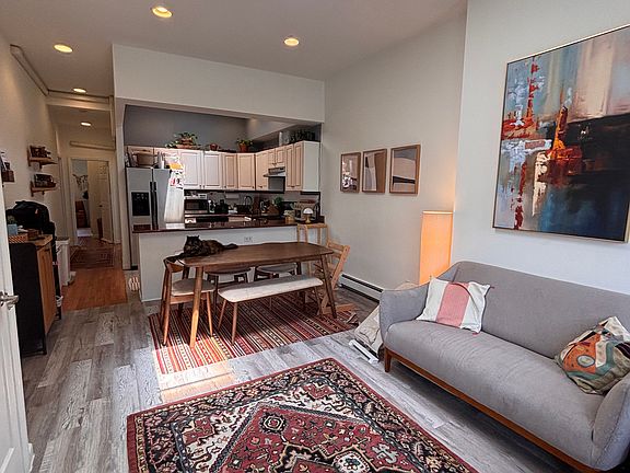 3rd image of 10-7 50th Ave #4