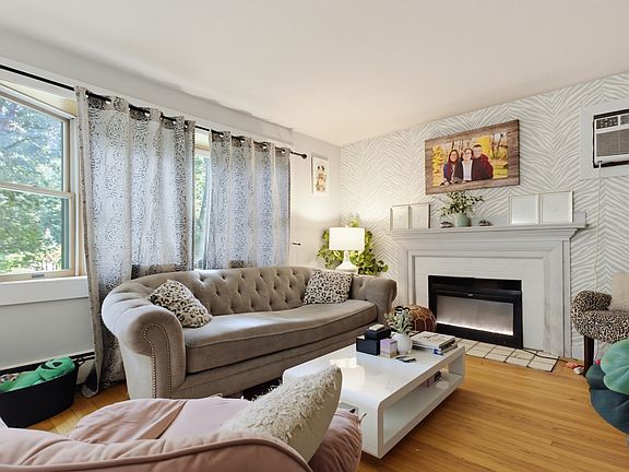 3rd image of 12 Denise Dr