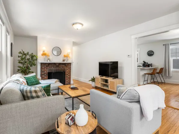 27 Bennington St, Newton, MA 02458