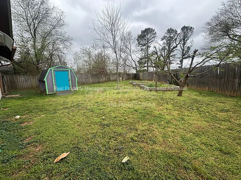 717 NW 6th St — Photo 17