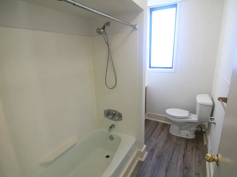 431 Rebecca Ave #2 — Photo 10