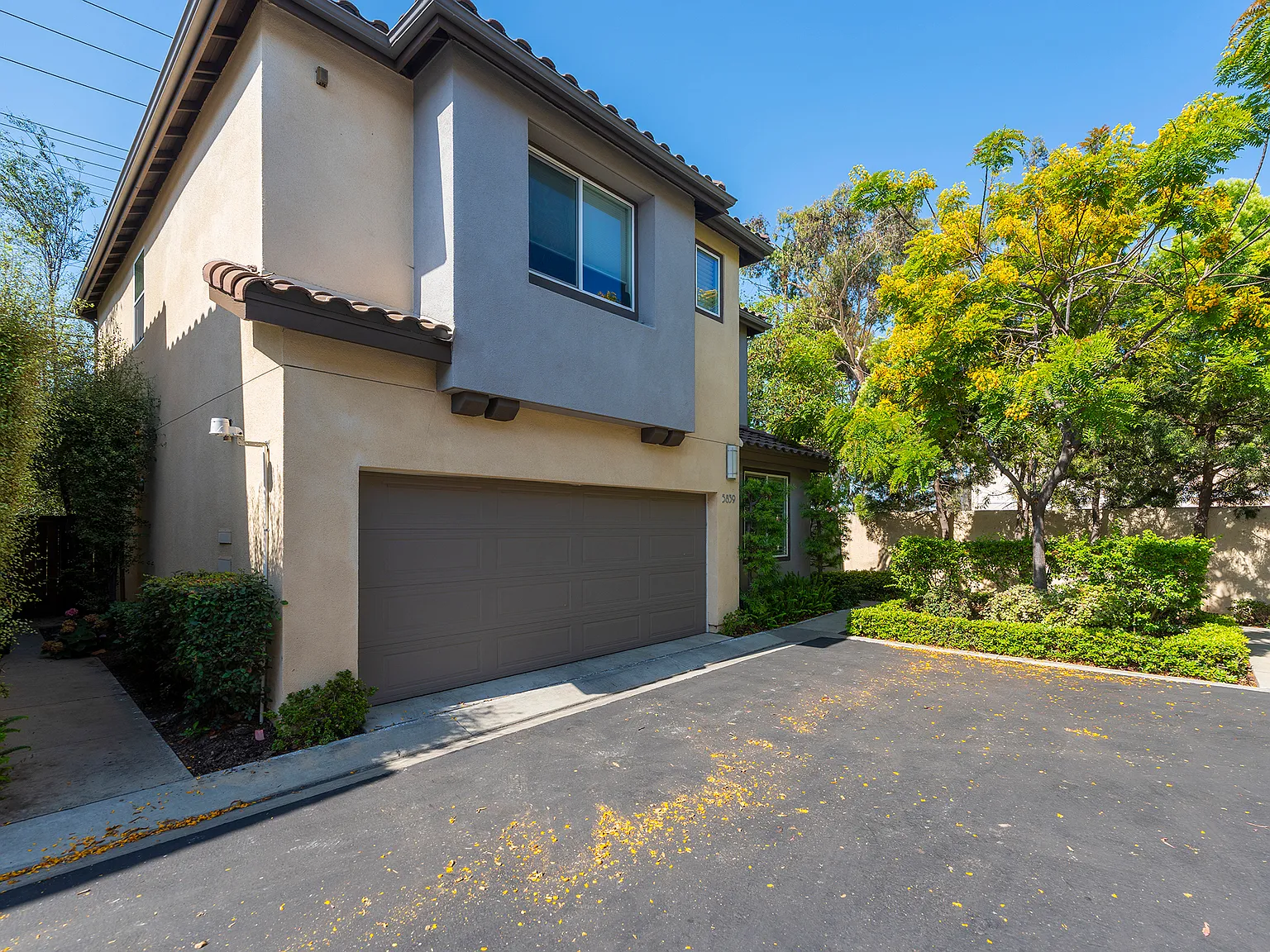 3 bed, 2.5 bath, 1742 sqft, $5,750 — Photo 4