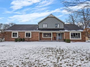 1319 Oak Crest Dr, Green Bay, WI 54313