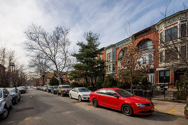 Rented by Compass | media 20