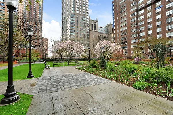 Sold by Corcoran | media 13