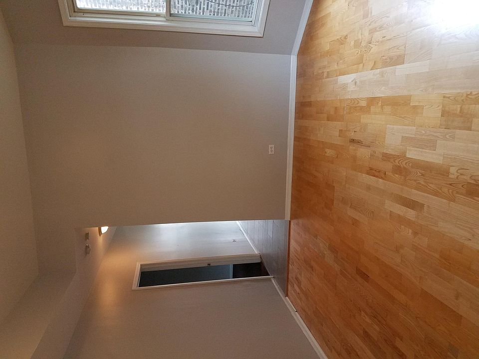 2nd image of 3529 W Flournoy St #2