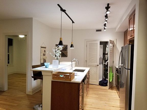 3rd image of 2745 N Milwaukee Ave #407