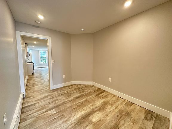 5th image of 594 W Side Ave #6B