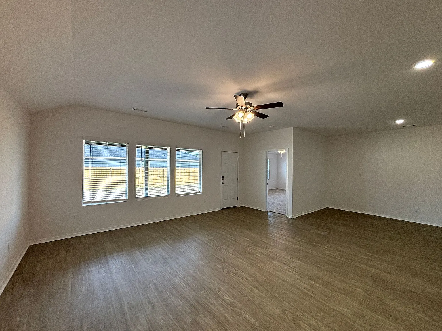 6099 Meridian Dr — Photo 2