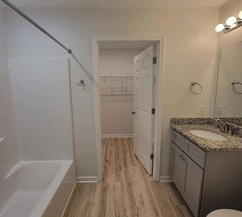 3rd image of 2512 Shady Oak Ct