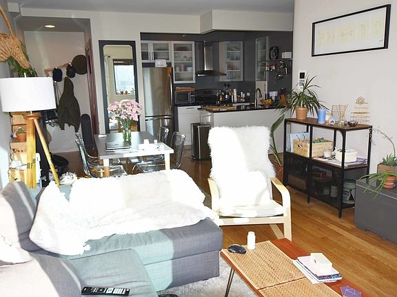 4th image of 30-80 21st St Penthouse D