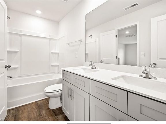 4th image of 304 Aspen Place Ct