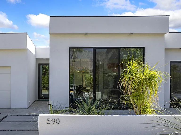 590 N Lindsey Dr — Photo 12