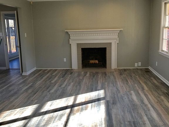 3rd image of 7033 Stockton Dr