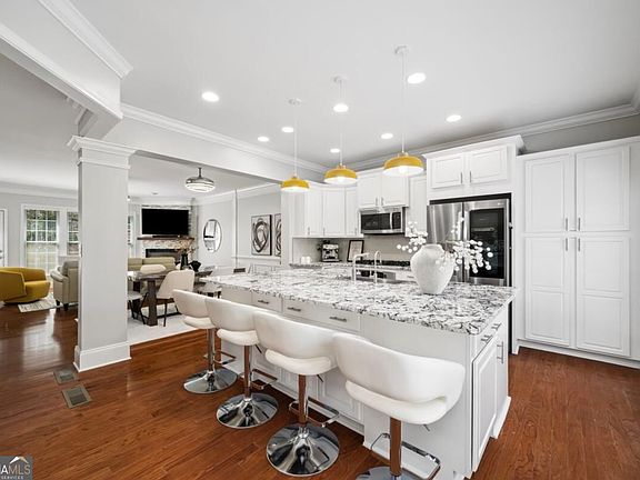 4th image of 2872 Overlook Way #2872