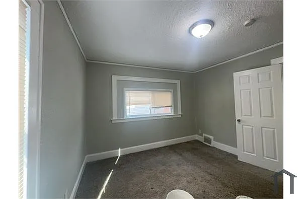 Building Photo - 15011 Fairfield St