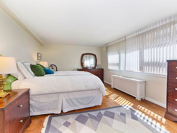 3rd image of 222 E 80th St APT 8A
