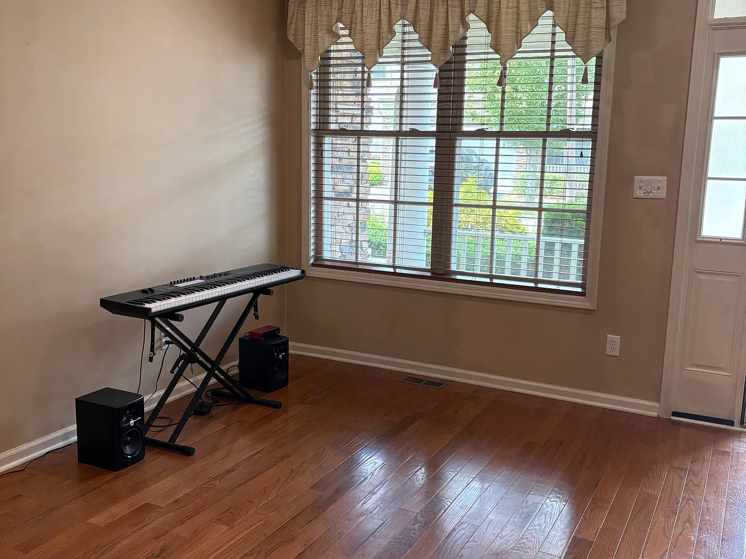 3 bed, 2.5 bath, 2146 sqft, $4,250 — Photo 4