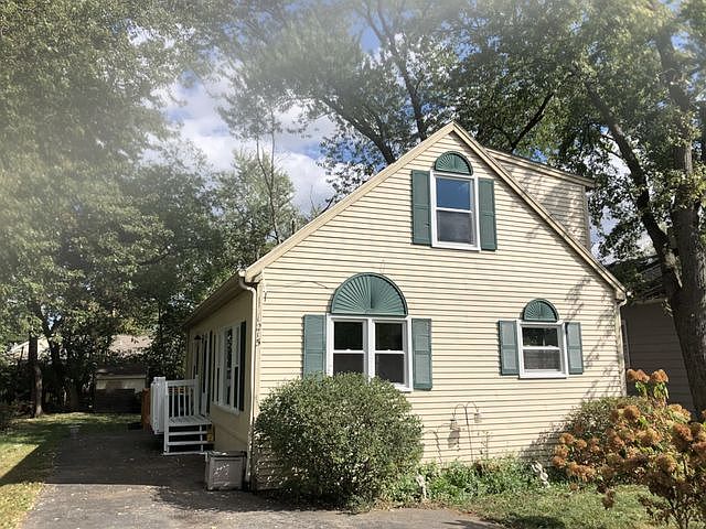 1st image of 1215 Meadowbrook Dr