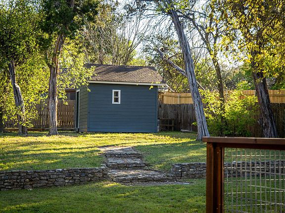 5th image of 2103 Lear Ln