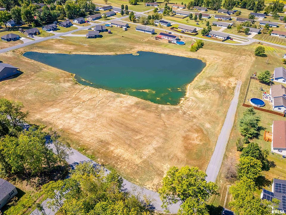 2nd image of 16 Joy Ln