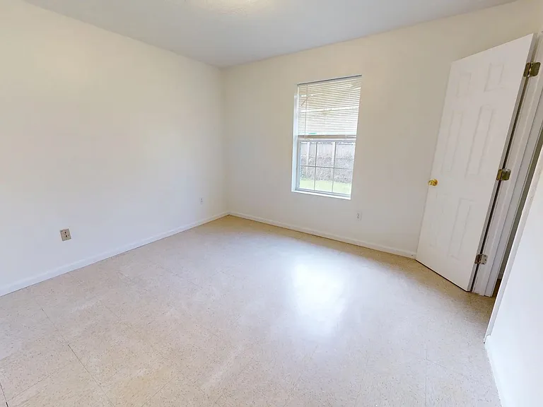310 Coffee St — Photo 9