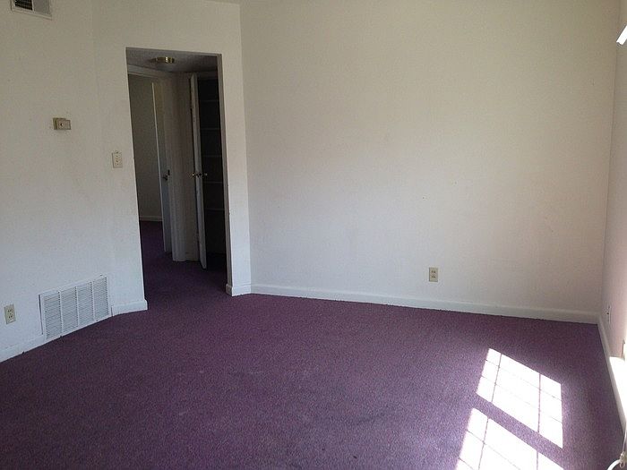 2nd image of 2021 S Elm St