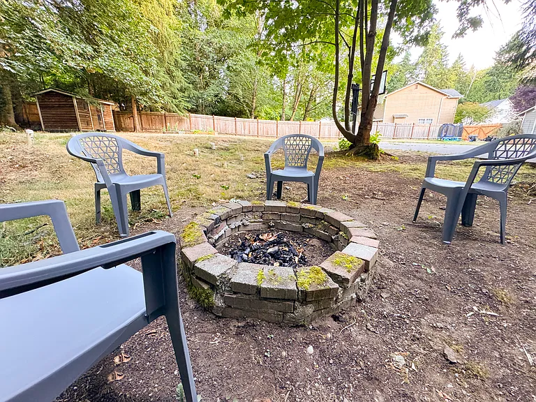 6832 Townsend Ln NE — Photo 49