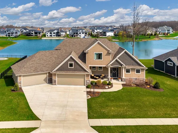 246 Wave Rock Run W, Fort Wayne, IN 46845