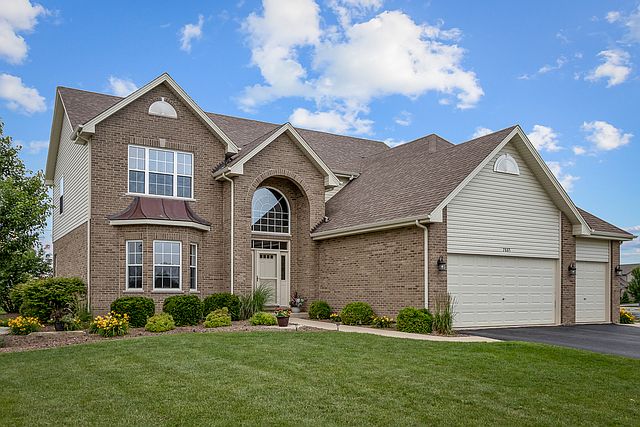 1st image of 2885 Foxwood Dr