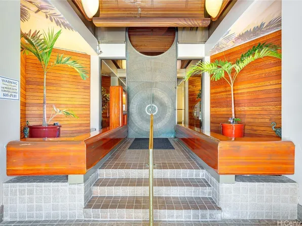 1221 Victoria St #Penthouse 3, Honolulu, HI 96814