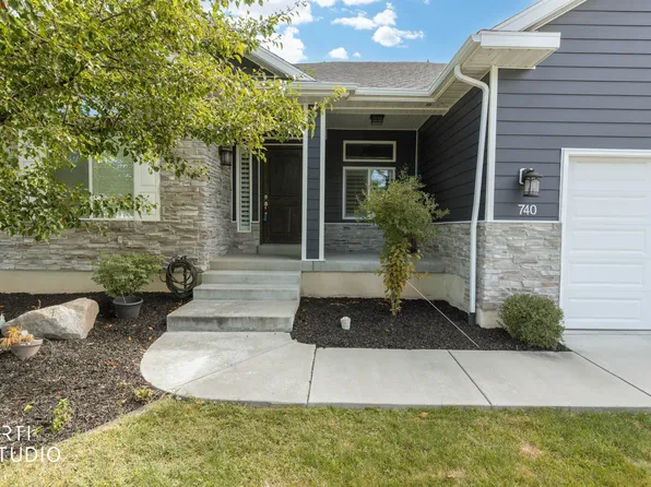740 N Champion Ln, Kaysville, UT 84037