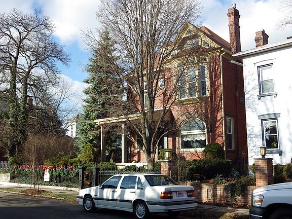 4th image of 948 Franklin Ave