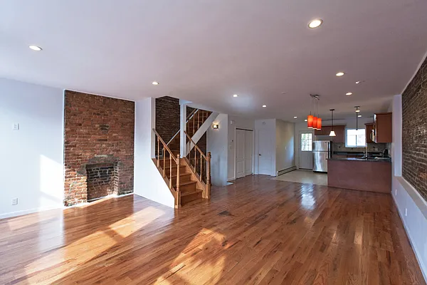 Rented by Compass | media 10