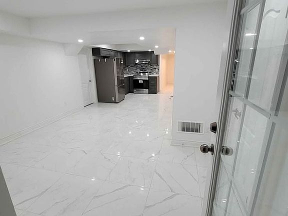 3rd image of 22 Brentcliff Dr