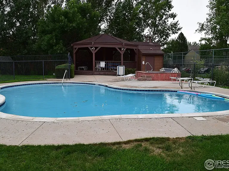 6174 Willow Ln — Photo 17