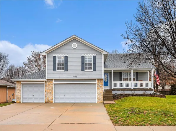 1708 Overbrook Ln, Raymore, MO 64083