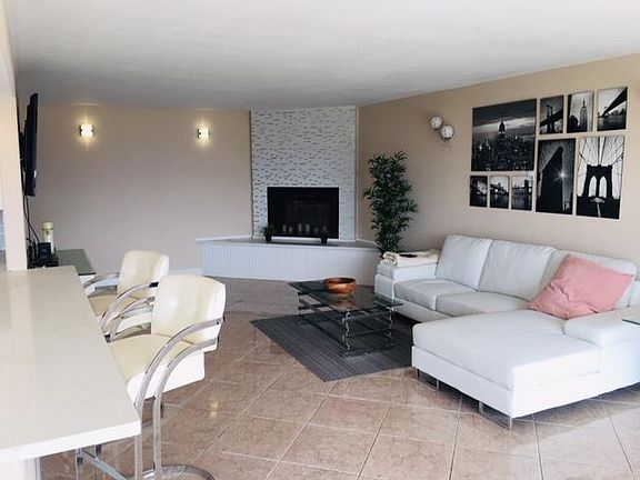 3rd image of 3111 Bel Air Dr Unit 19
