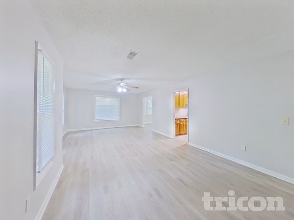 3rd image of 225 Holmsbury Rd