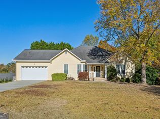 2822 Christopher Ct, Dunwoody, GA 30360